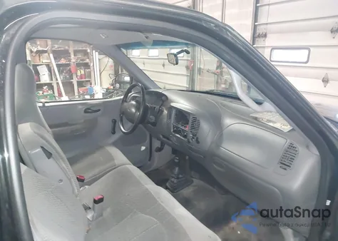 1999 Ford F-150 Lariat/Xl/Xlt из США, поврежденный, VIN 2FTRF08W0XCA35168